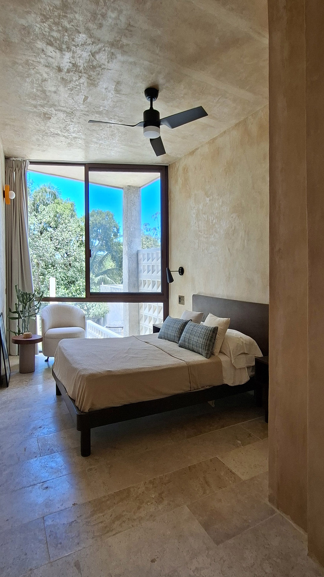 14-suite patio